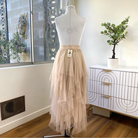Easel Los Angeles NWT Nude Tiered Tulle Skirt, Romantic Balletcore, Size S - Picture 4 of 10